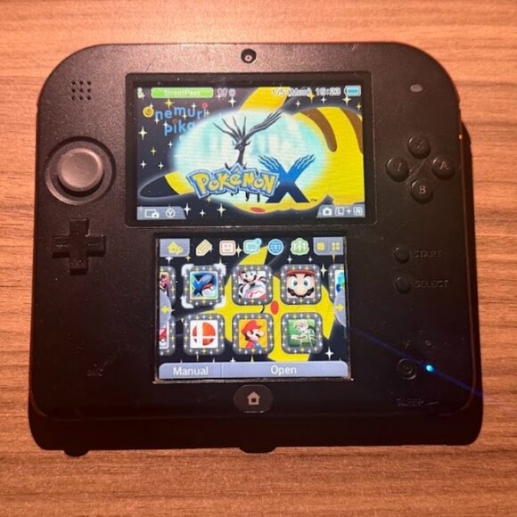 Nintendo 2DS Console Black/Red with Pokemon Bank, Poke Transporter & Games - Picture 9 of 16